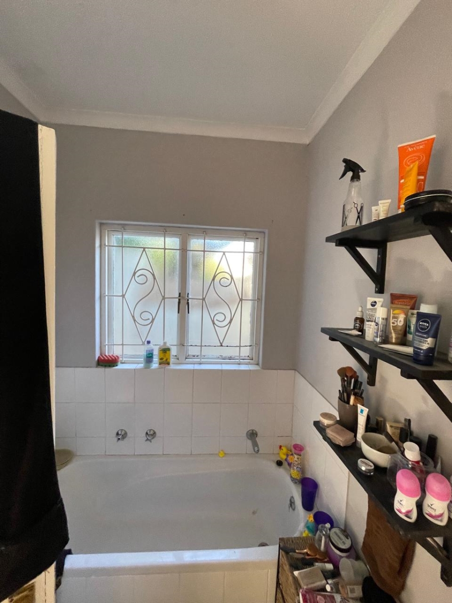 To Let 1 Bedroom Property for Rent in Harfield Village Western Cape
